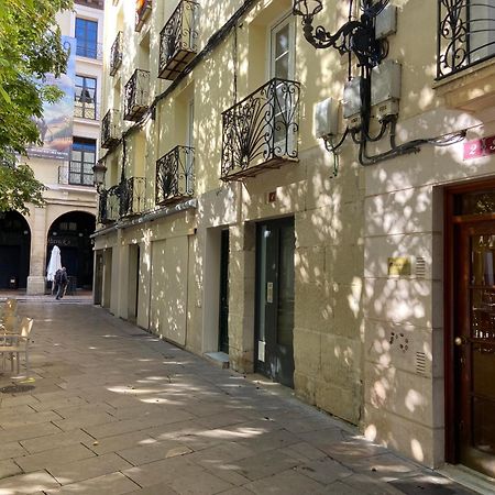 Alojamiento En Pleno Centro Con Wifi Y Aire Acondicionado Logrono Bagian luar foto