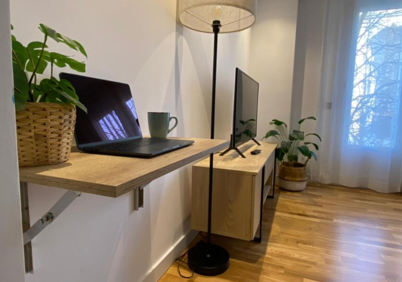 Alojamiento En Pleno Centro Con Wifi Y Aire Acondicionado Logrono Bagian luar foto